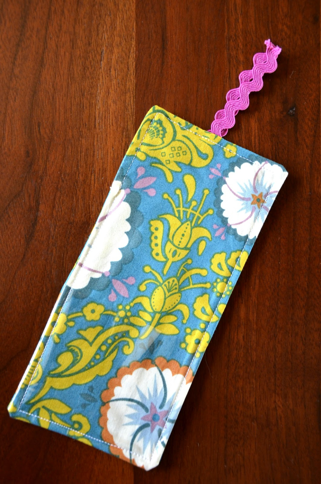 Community Classroom Sewing: Fabric Bookmark