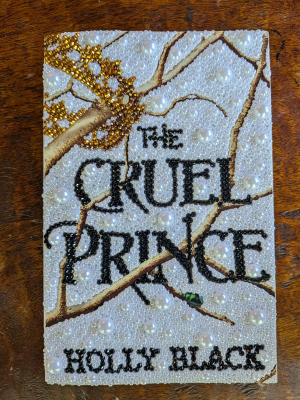 'Tween Scene': Creepy Book Bedazzling!