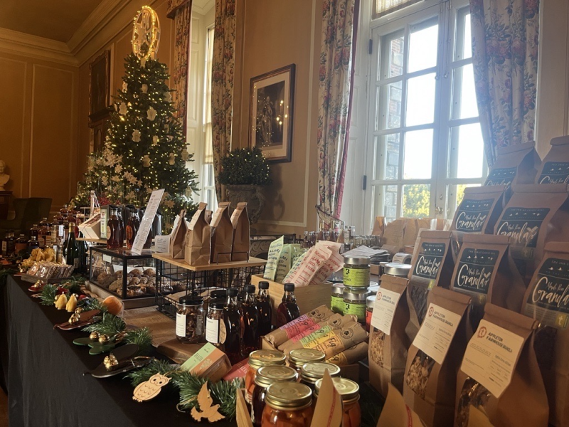 Trustees Holiday Market at Castle Hill